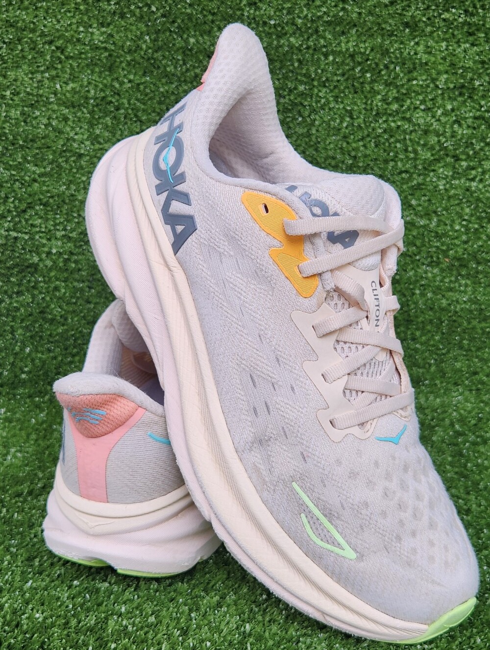 Hoka Clifton 9 Women's Size 10 Athletic Running/Walking Comfort Sneakers Shoes